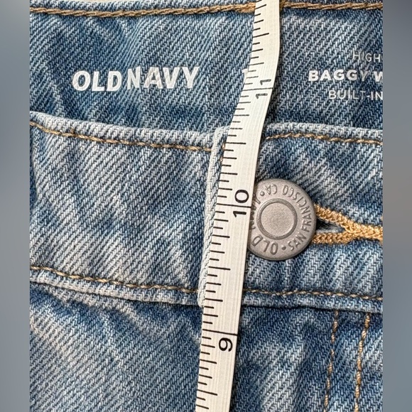 Old Navy High Rise Baggy Wide Leg Jeans Women’s 14 Light Wash Distressed Raw Hem - Picture 4 of 7